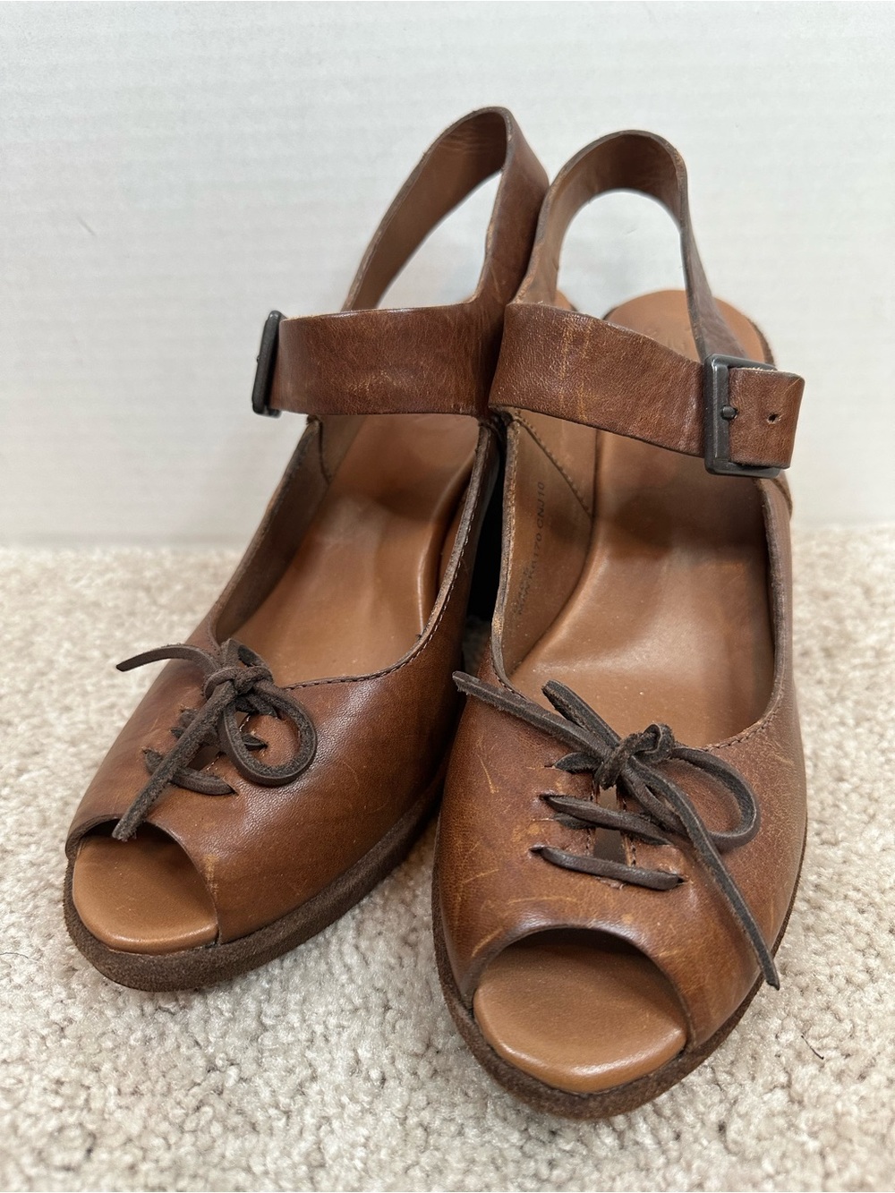 Kork-Ease Brown Leather Lace-Up Peep Toe Wedge Sandals, size 9